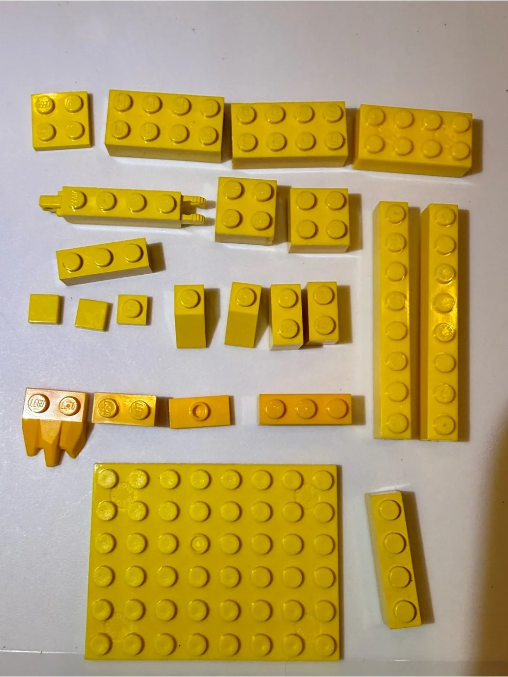 LEGO yellow 23 pieces blocks planks parts pieces lot
